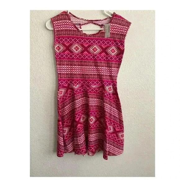 🆕Girls Back Cut Out Skater Pink Dress 14🆕 - Picture 1 of 7